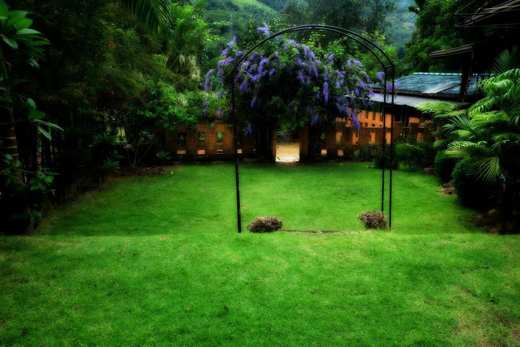 Sapphire Holiday Resort Ratnapura Exterior photo